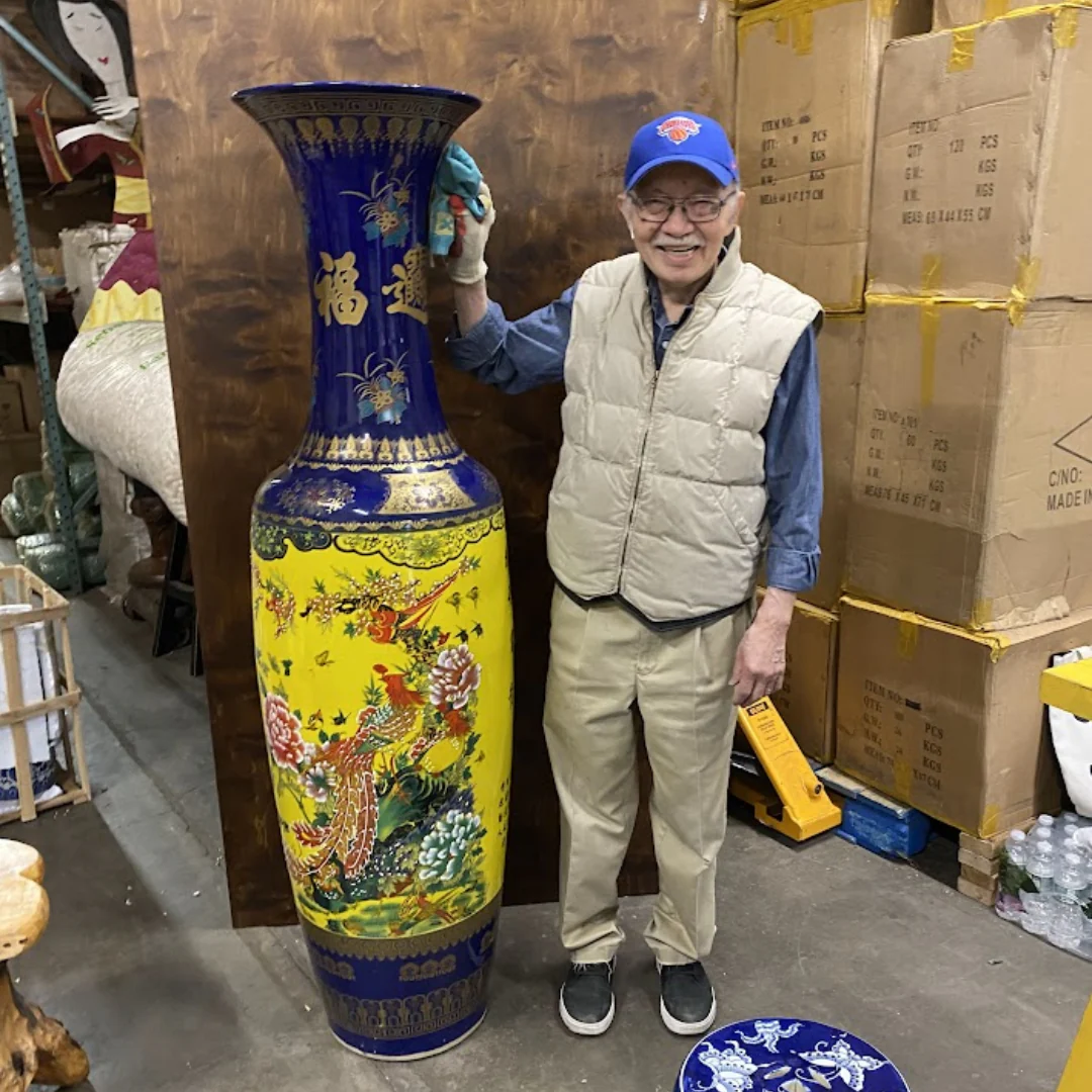 Hand-Painted Extra-Large Floor Vase with Peonies and Peacocks - Image 4